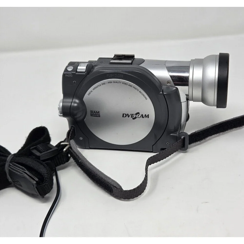Hitachi DZ-BX35A DVD Camcorder Tested Working Bundle Remote Lenses Charger‎